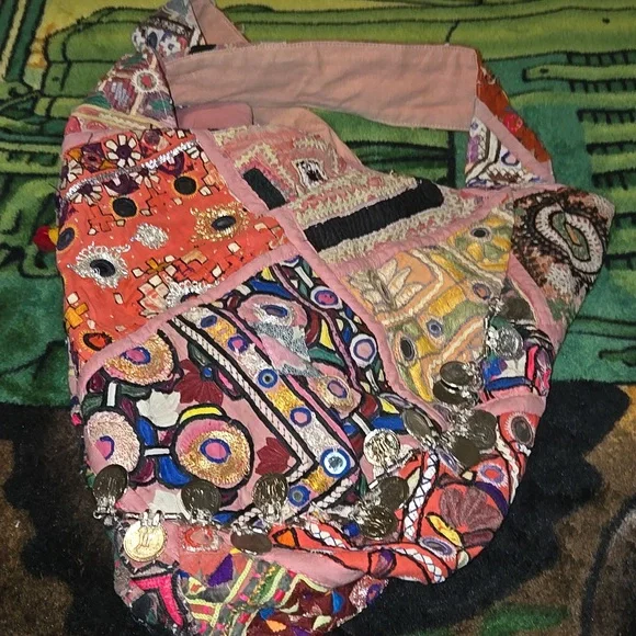 Tylie Malibu Patchwork Xl Bohemian Tote - Picture 3 of 10